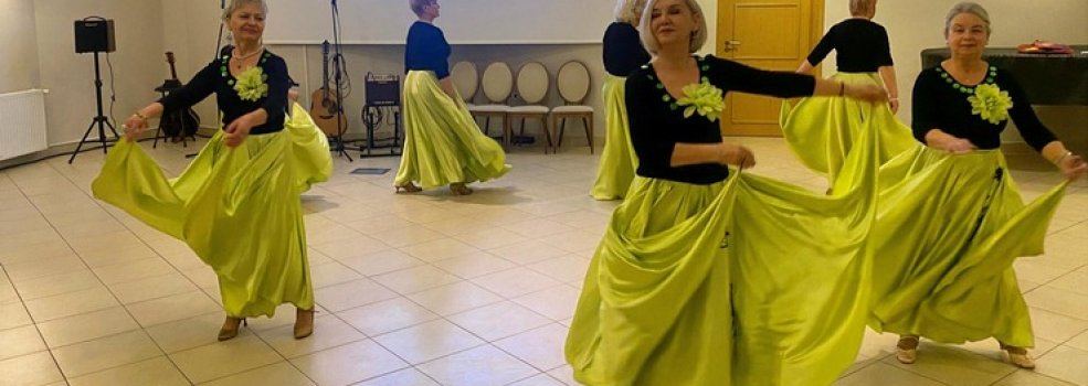 Rado��, integracja i wyst�py. �wi�to kobiet z UTWiON