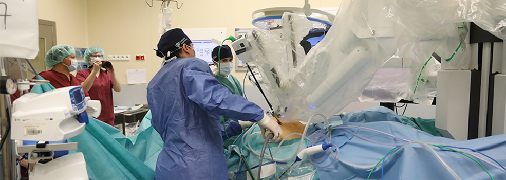 Wi�cej operacji robotycznych w WSZ w Elbl�gu. Szpital zyska� robota za 13 mln