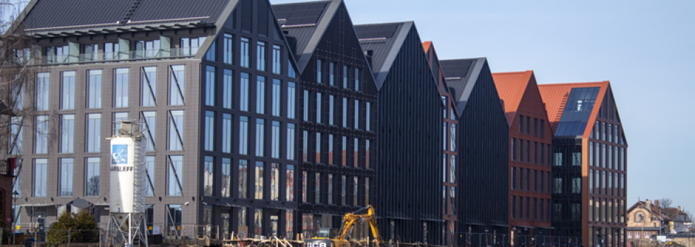 Porto Vista z problemami. Biurowiec za 111 mln z� wci�� �wieci pustkami?