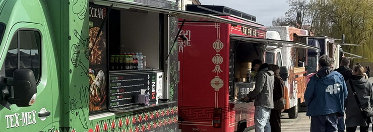 Food & Chill Festival trwa. "Do Elbl�ga przyjecha�o 13 food trak�w"