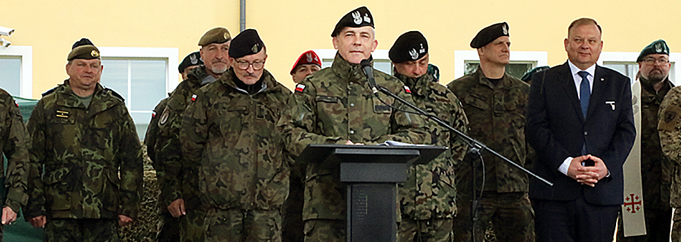Dywizja NATO w Elbl�gu ma nowego dow�dc�. Na "warcie" stan�� Piekarczyk