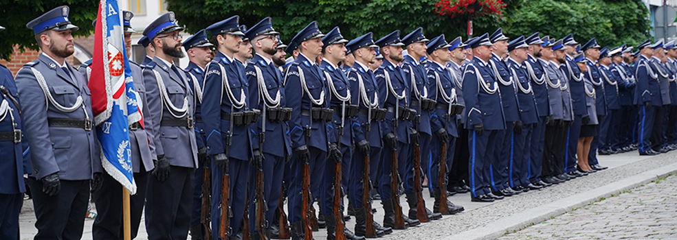  Za nami uroczysty apel z okazji �wi�ta Policji z pokazem musztry paradnej