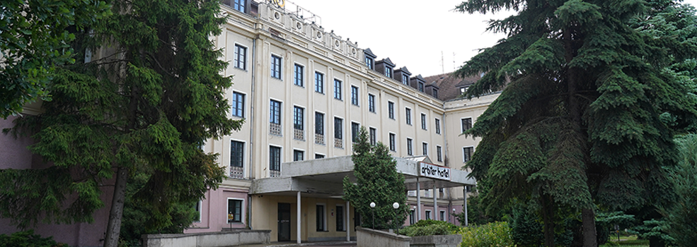 Kiedy� najwi�kszy hotel w Elbl�gu. Co dalej z budynkiem przy Placu S�owia�skim?