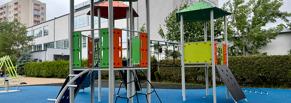 Nowy plac zabaw przy SP 18 i si�ownia na powietrzu przy SP 9!