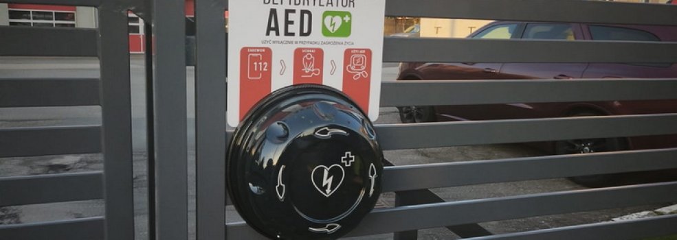  W mie�cie pojawi� si� kolejne defibrylatory AED