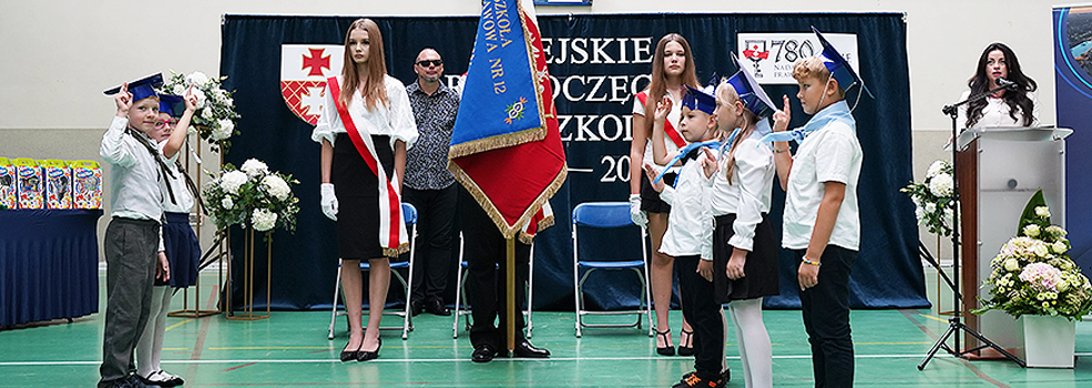 Zabrzmia� pierwszy dzwonek. Za nami miejska inauguracja roku szkolnego -zdj�cia!