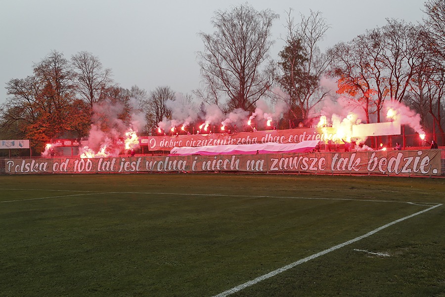 Oprawa kibicw Olimpii Elblg na odwoany mecz z Widzem d.